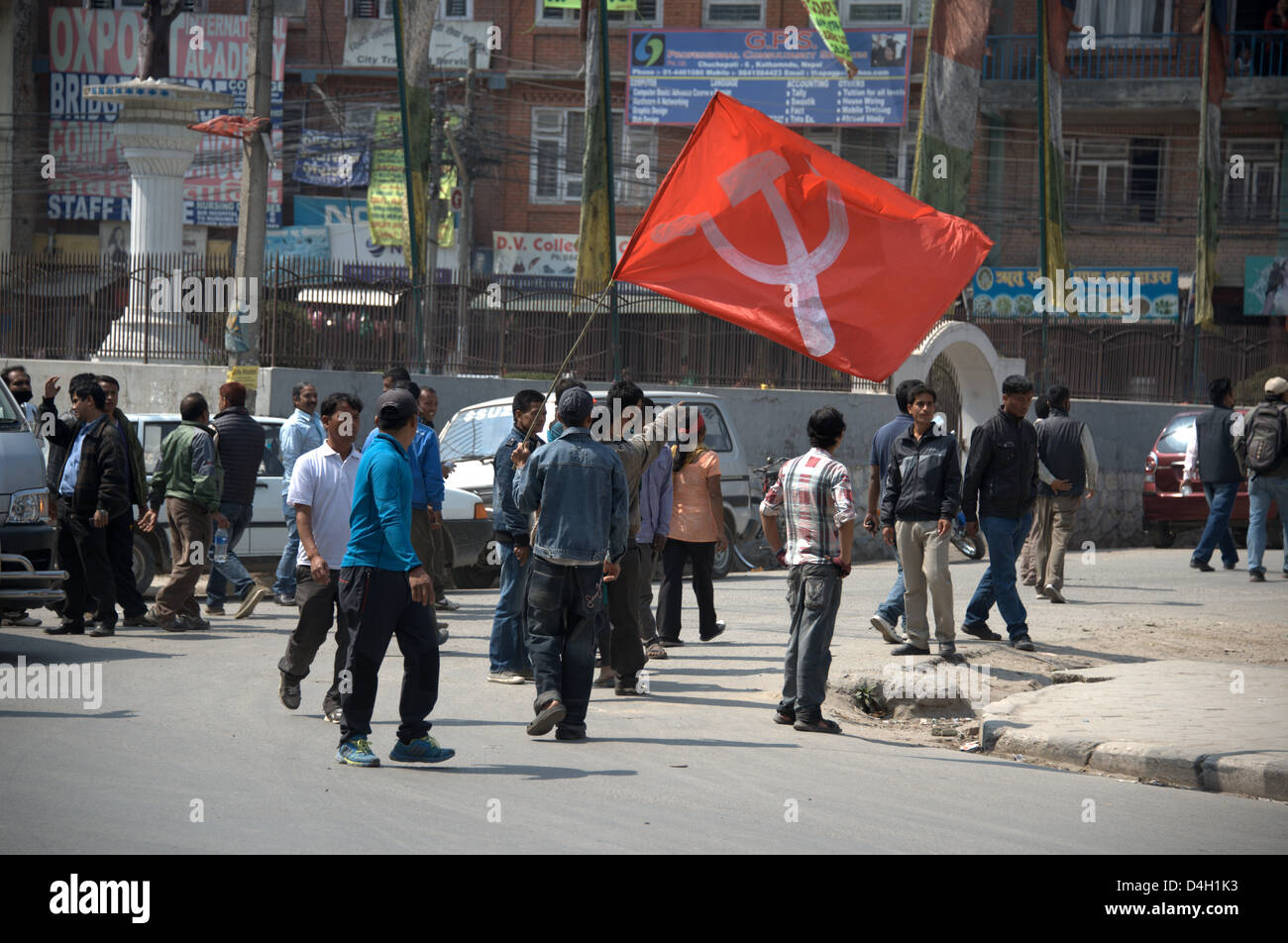 Kathmandu, Nepal. 14. März 2013. Maoistischen Demonstration gegen die Nominierung von Roskosmos Raj Regmi als Premierminister von Nepal. Stockfoto