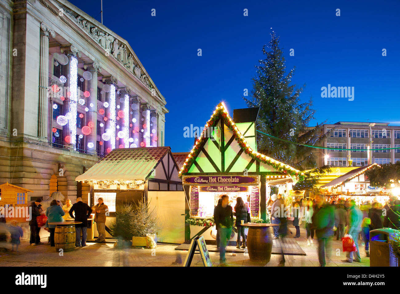 Rathaus und Weihnachtsmarkt, Market Square, Nottingham, Nottinghamshire, England, UK Stockfoto