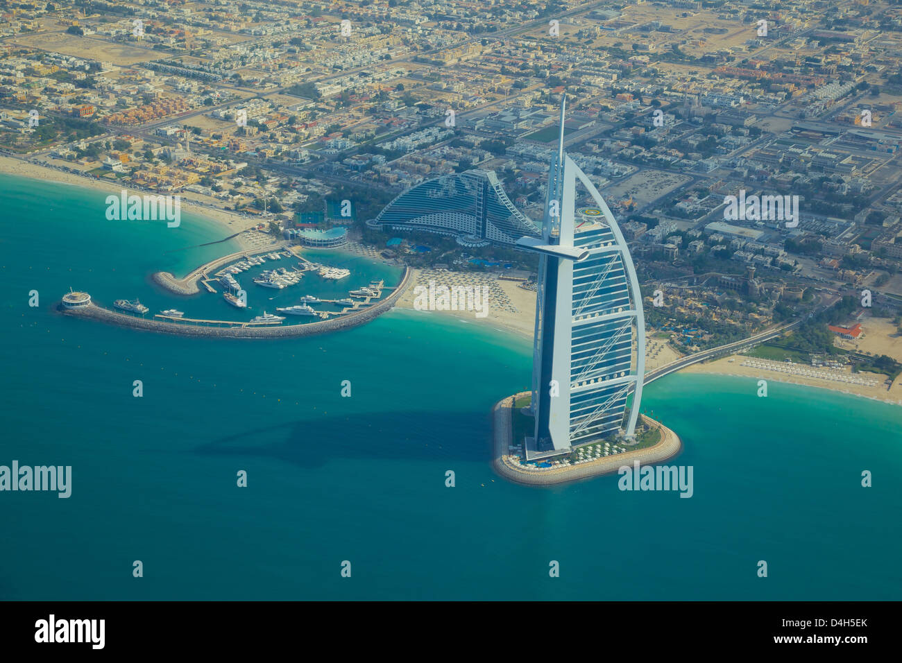 Blick auf Burj Al Arab aus dem Wasserflugzeug, Dubai, Vereinigte Arabische Emirate, Naher Osten Stockfoto