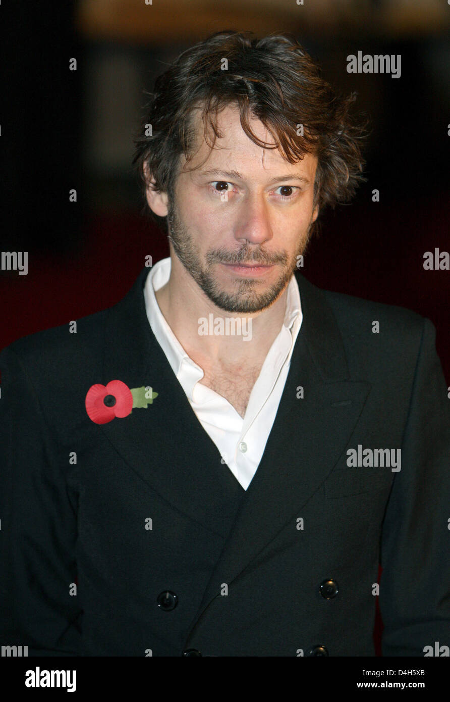 Cast Mitglied französischer Schauspieler Mathieu Amalric kommt für die Weltpremiere des neuen James Bond-Film "Quantum Of Solace" im Odeon Leicester Square in London, Großbritannien, 29. Oktober 2008. Foto: Patrick van Katwijk Stockfoto