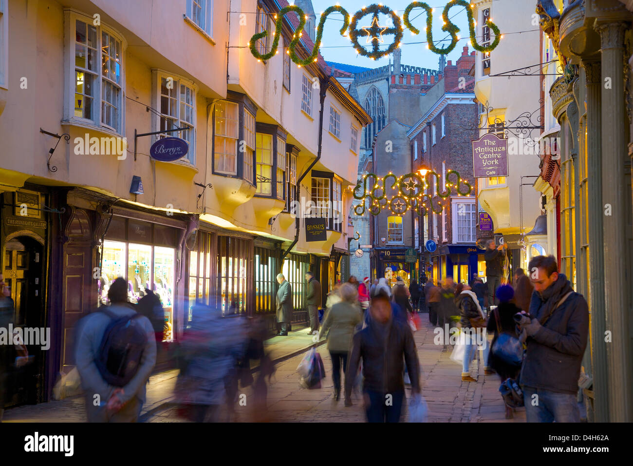 Colliergate und Münster an Weihnachten, York, Yorkshire, England, UK Stockfoto