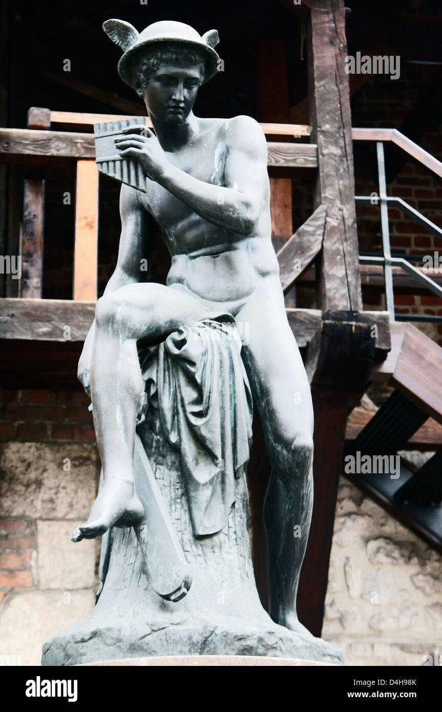 bronzene Kopie der Skulptur von Quecksilber von Bertel Thorvaldsen, Krakau, Polen, 25. Oktober 2012.  (CTK Foto/Libor Sojka) Stockfoto