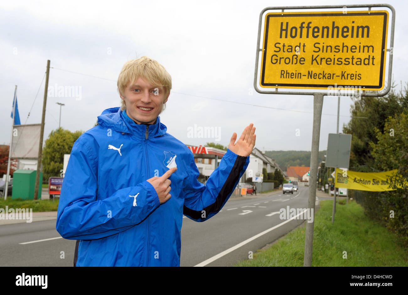 Hoffenheim? s Andreas Beck stellt in Hoffenheim, Deutschland, 30. September 2008. Bundesliga-Neuling Hoffenheim steht Titan FC Bayern München in die oberen Zusammenstoß am 5. Dezember 2008. Foto: Ronald Wittek Stockfoto