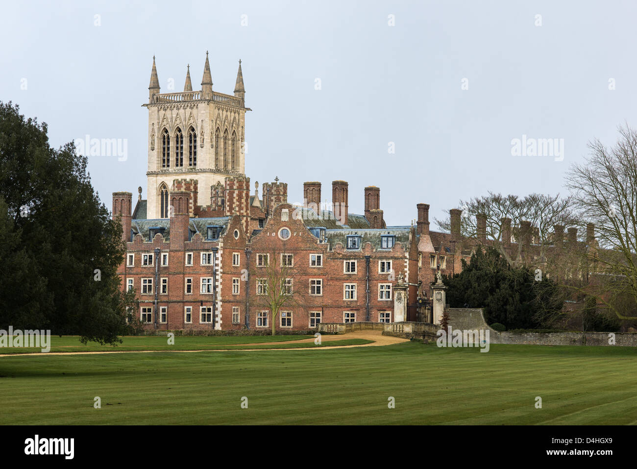 "Dritte Gericht" und Kapelle Turm an der mittelalterlichen College of St. John's, Universität Cambridge, England. Stockfoto