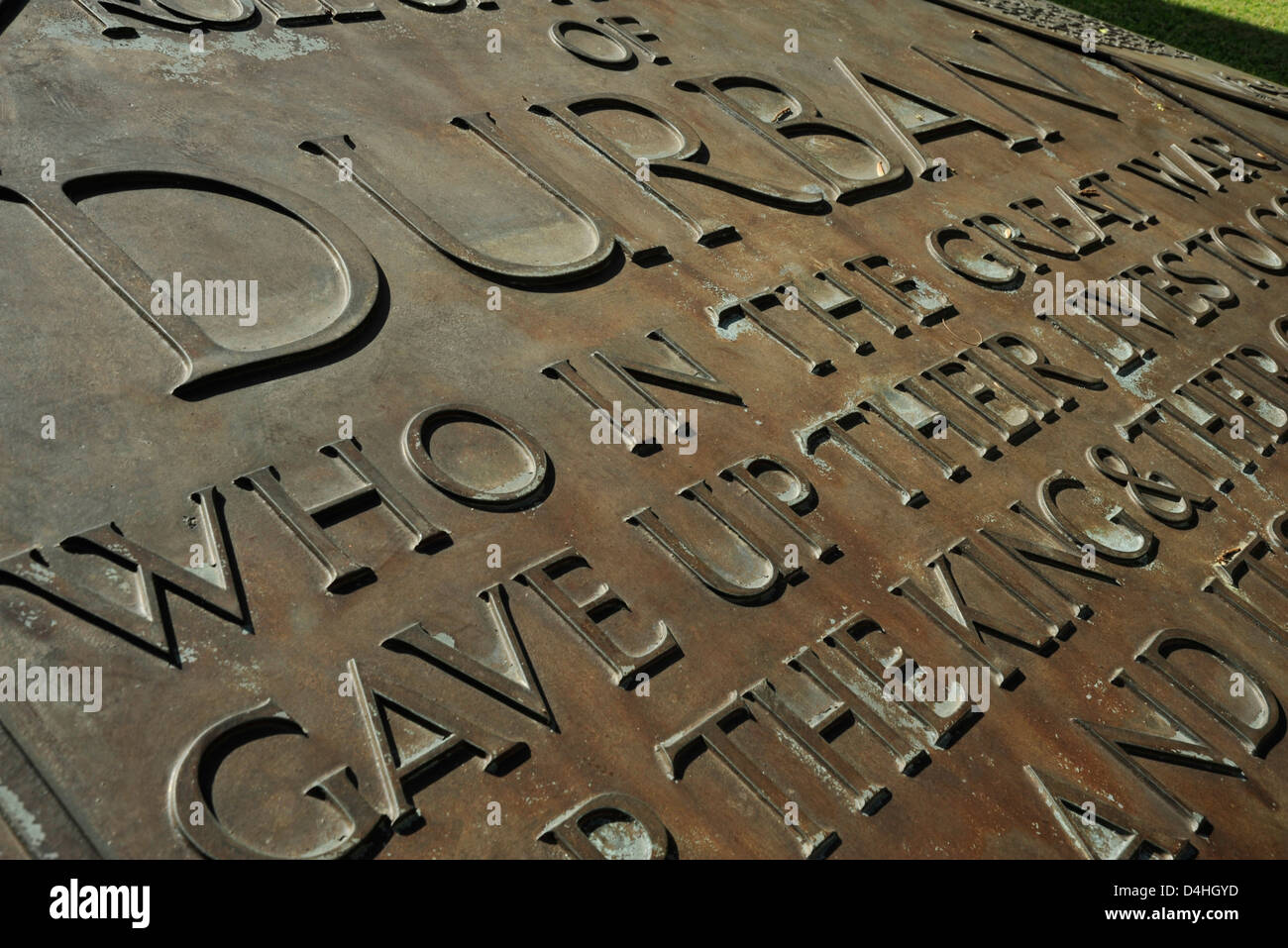 Wort, Briefe zum Kriegsdenkmal, Gedenktafel am Garden of Remembrance, Francis Farewell Square, Durban, KwaZulu-Natal, Südafrika Stockfoto