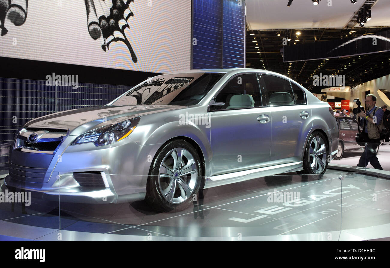 Ein Subaru Legacy Concept während der North American International Auto Show (NAIAS) in Detroit, USA, 12. Januar 2009 auf dem Display zu sehen. Foto: MARIJAN MURAT Stockfoto