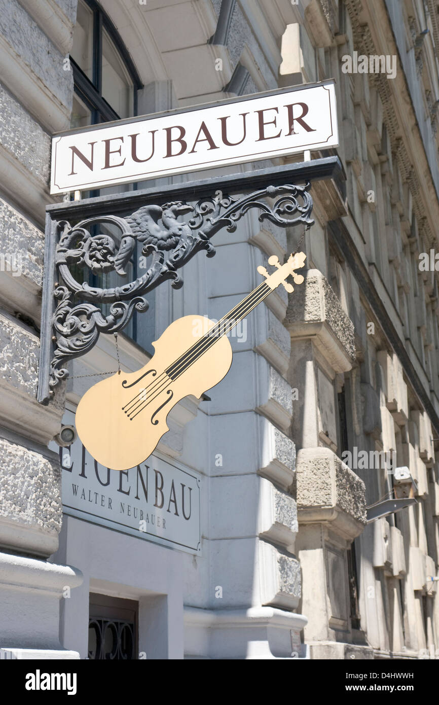 Neubauer Guitars Shop anmelden. KEINE FREIGABE. Stockfoto