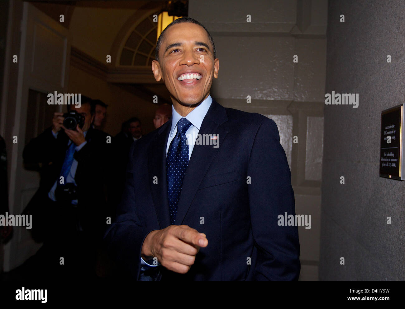 Washington DC, USA. 13. März 2013. US-Präsident Barack Obama spricht mit Reportern in das Kapitol in Washington, D.C. am Mittwoch, 13. März 2013 nach einem Treffen mit US-House Republican Conference. . Bildnachweis: Molly Riley / Pool über CNP/Alamy Live-Nachrichten Stockfoto