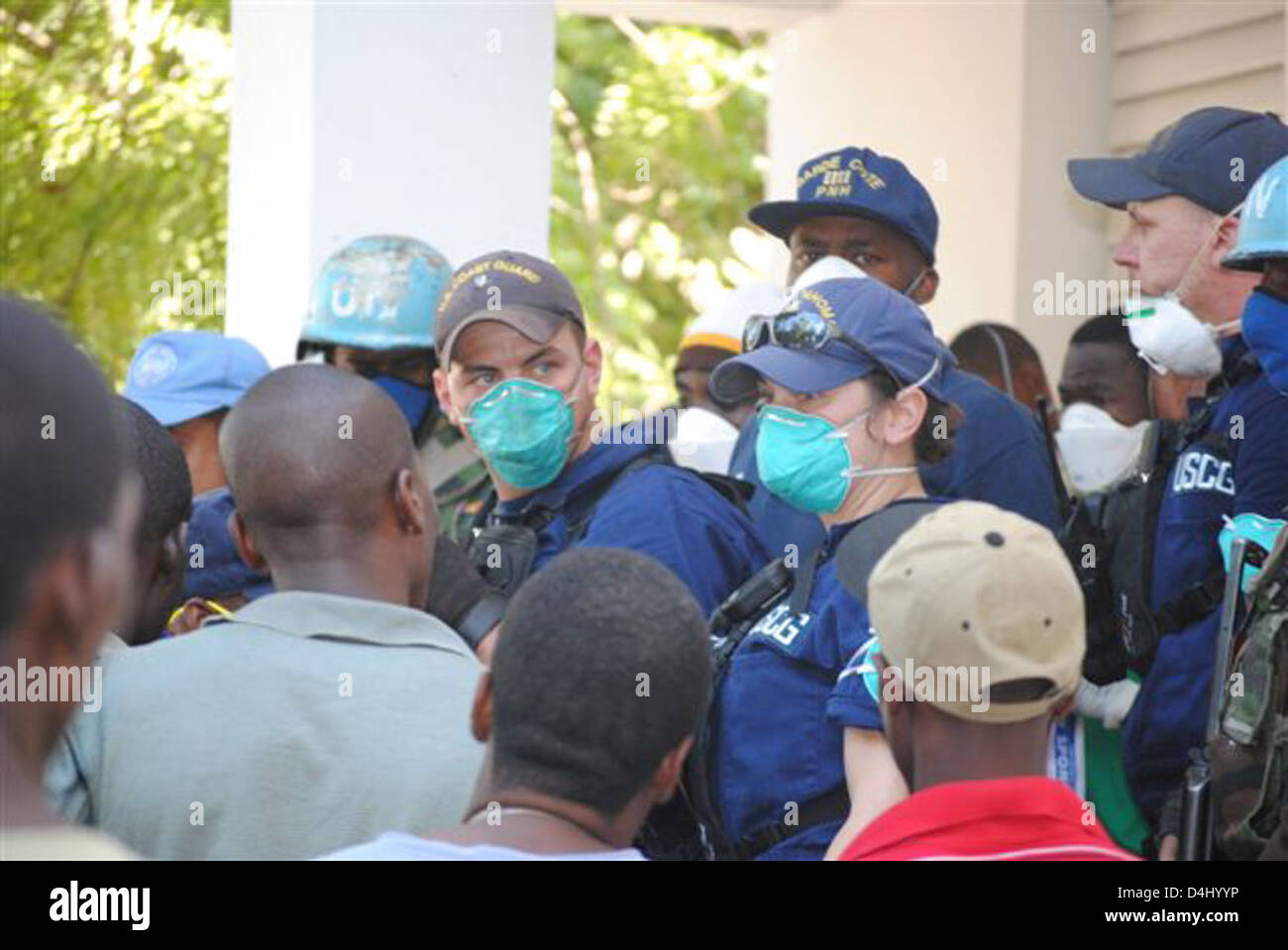Der Küstenwache Cutter Mohawk wurde nach dem Erdbeben in Haiti zur humanitären Hilfe eingesetzt. Der Cutter lieferte den betroffenen Regionen wichtige Lieferungen, um den Wiederaufbau und die Unterstützung der haitianischen Bevölkerung zu unterstützen. Stockfoto