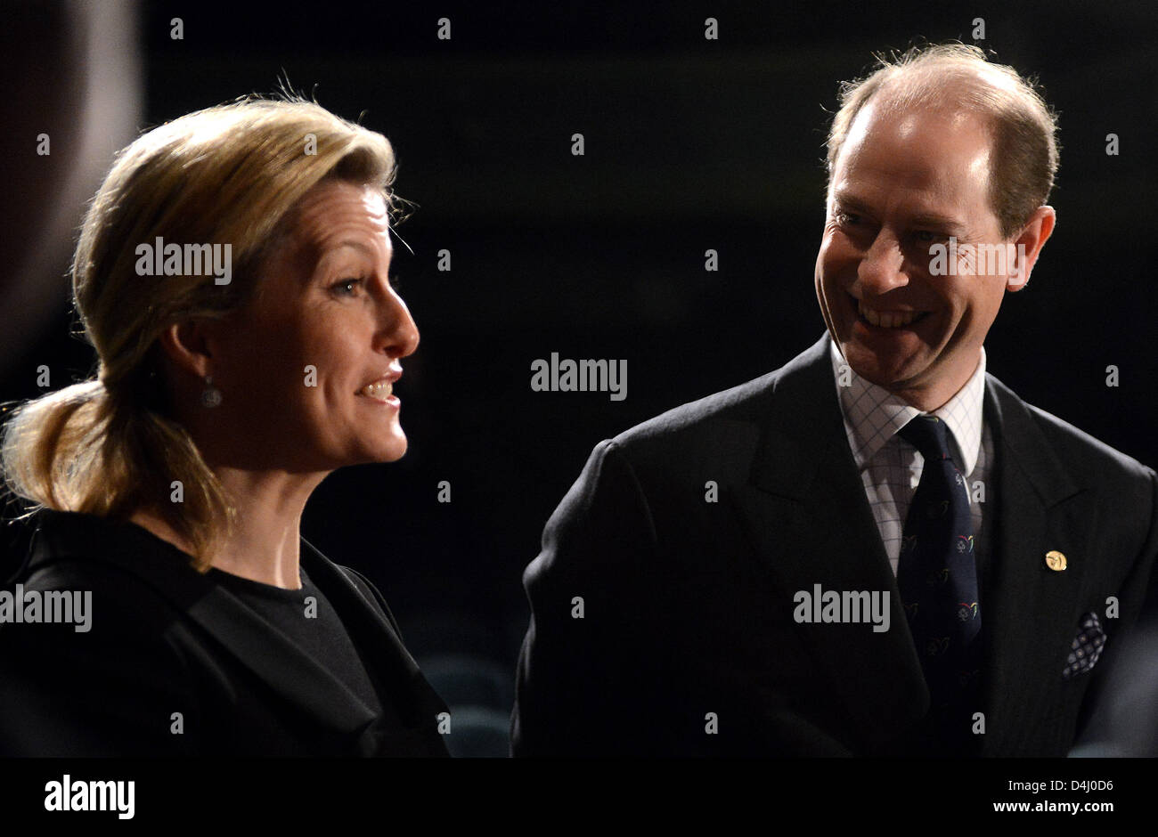 Britischer Prinz Edward, der jüngste Sohn der britischen Königin Elizabeth II. und seiner Frau Sophie, Gräfin von Wessex, kamen auf Einladung der britischen Botschaft in Prag und der tschechischen Niederlassung der Fondation Herzog von Edinburghs International Award am 12. März für einen dreitägigen Besuch in der Tschechischen Republik. Graf und Gräfin von Wessex sah einen Teil der Proben für britische David Seidler´s "Die Rede des Königs" spielen, das ist eine Geschichte von Klubmilieu Großvater, englische König George VI, im Prager Theater Divadlo pod Palmovkou auf Mittwoch, 13. März 2013. (CTK Foto/Katerina Sulova) Stockfoto