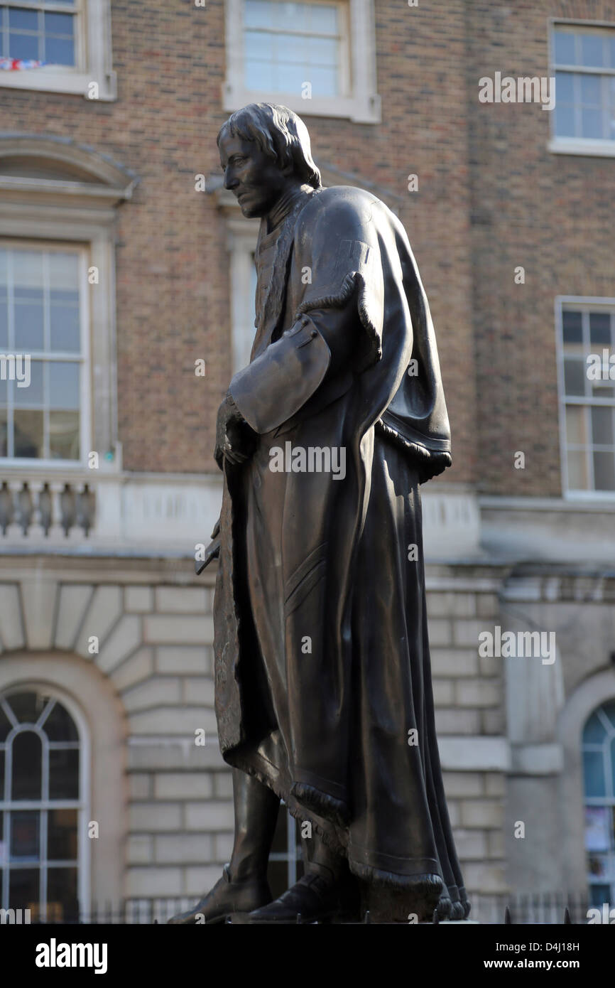 London England Statue von Guy Thomas Gründer Guy's Hospital und St. Thomas Hospital Stockfoto
