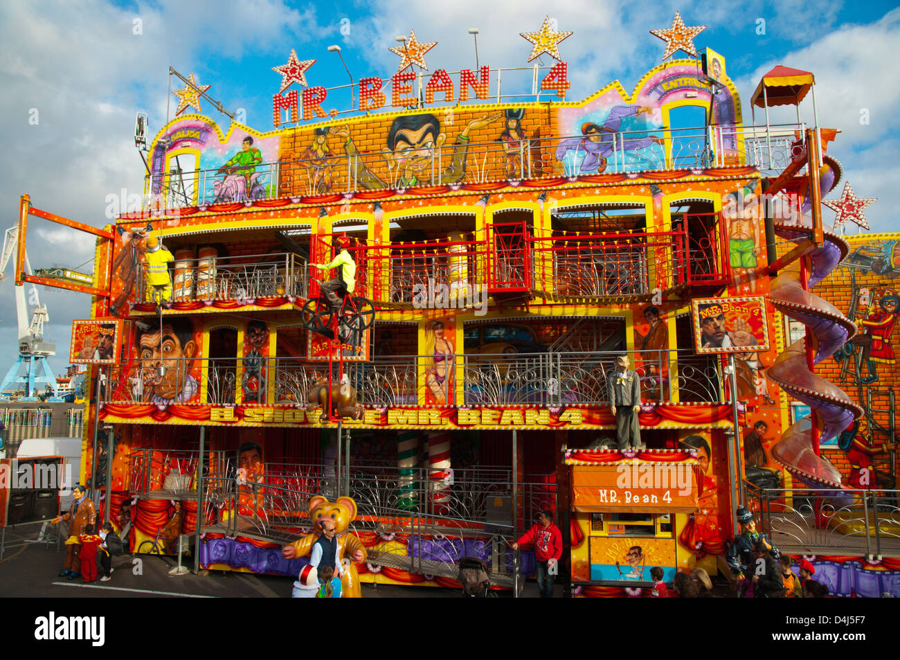 Mr Bean 4 Haus am Jahrmarkt während Karneval Santa Cruz Stadt Teneriffa Insel Kanaren Spanien Stockfoto