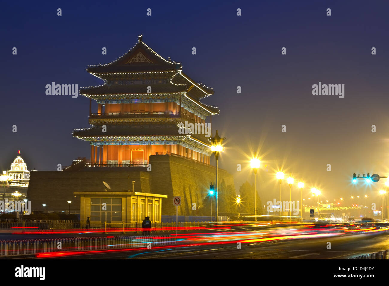 Nachtaufnahme des alten Turms, Qianmen, Verbotene Stadt Stockfoto