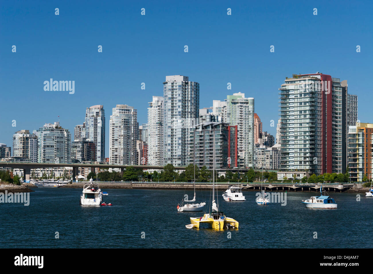 Blick auf Downtown Vancouver am False Creek Stockfoto