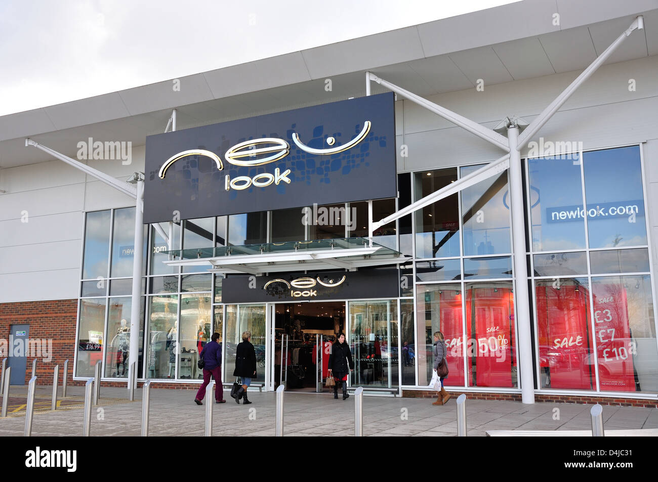 "Neuen Look" Mode Kleidung Shop, The Peel Centre Skimped Hill, Bracknell, Berkshire, England, Vereinigtes Königreich Stockfoto