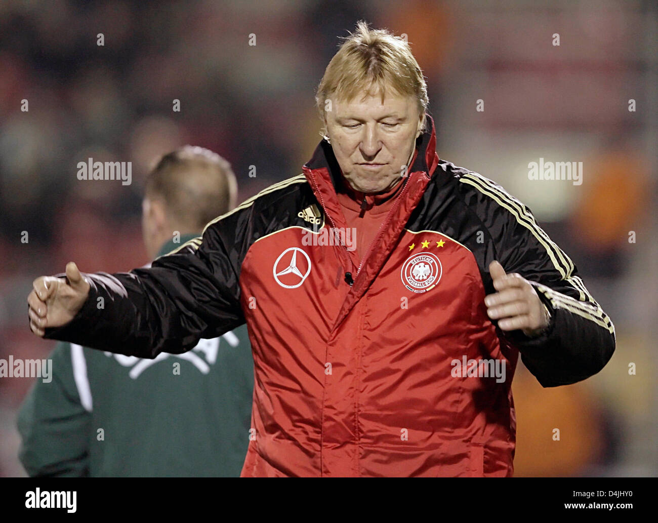 Horst Hrubesch, Trainer der deutschen u-21-Fußball-Nationalmannschaft bei der u-21 Länderspiel Irland Vs Deutschland bei Turner Gesten? s Kreuz Stadion in Cork, Irland, 10. Februar 2009. Das Spiel gebunden 1-1. Foto: Neil Danton Stockfoto