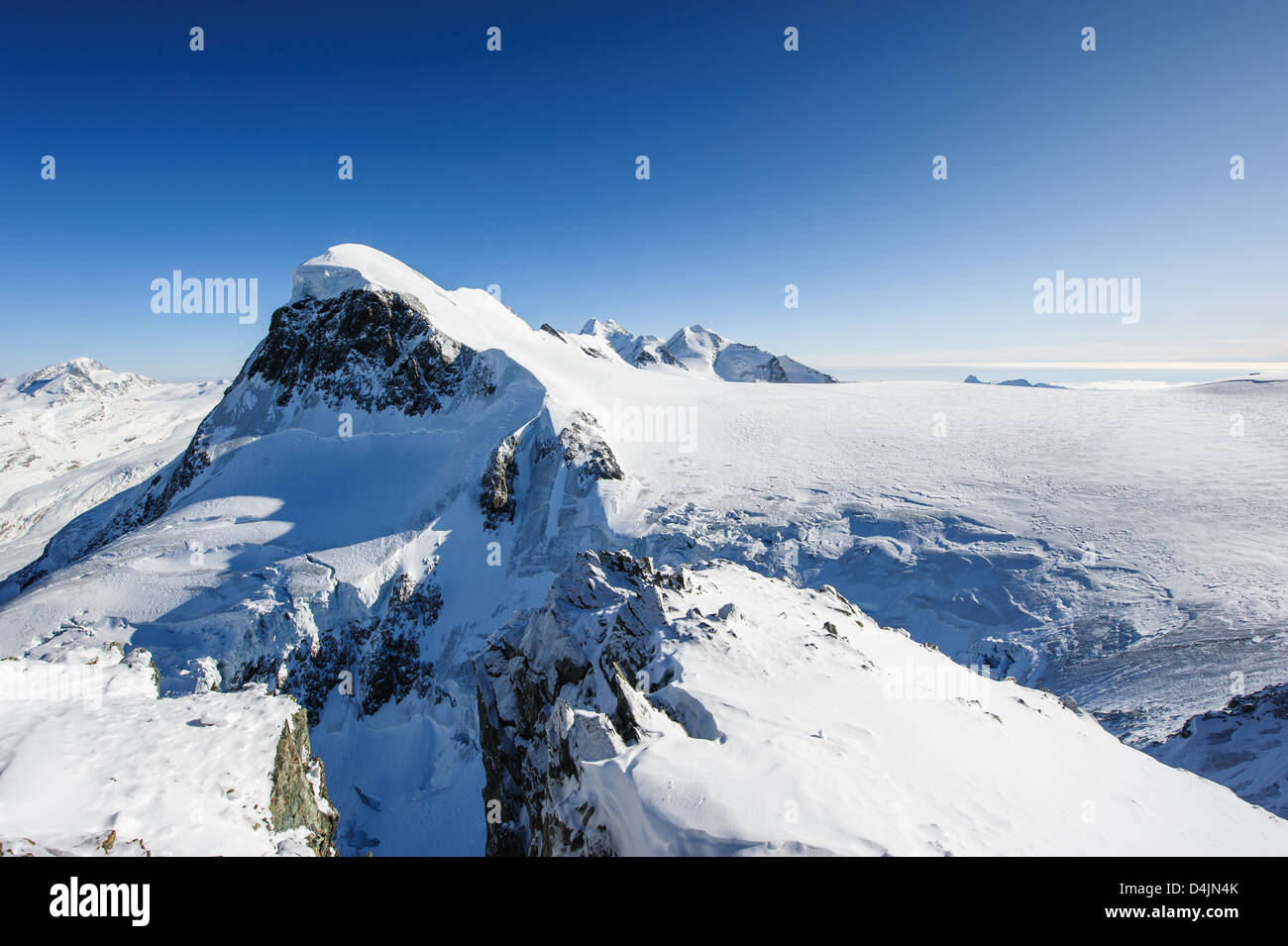 Breithorn-Gipfel. Blick vom kl. Matterhorn, Zermatt, Schweiz Stockfoto