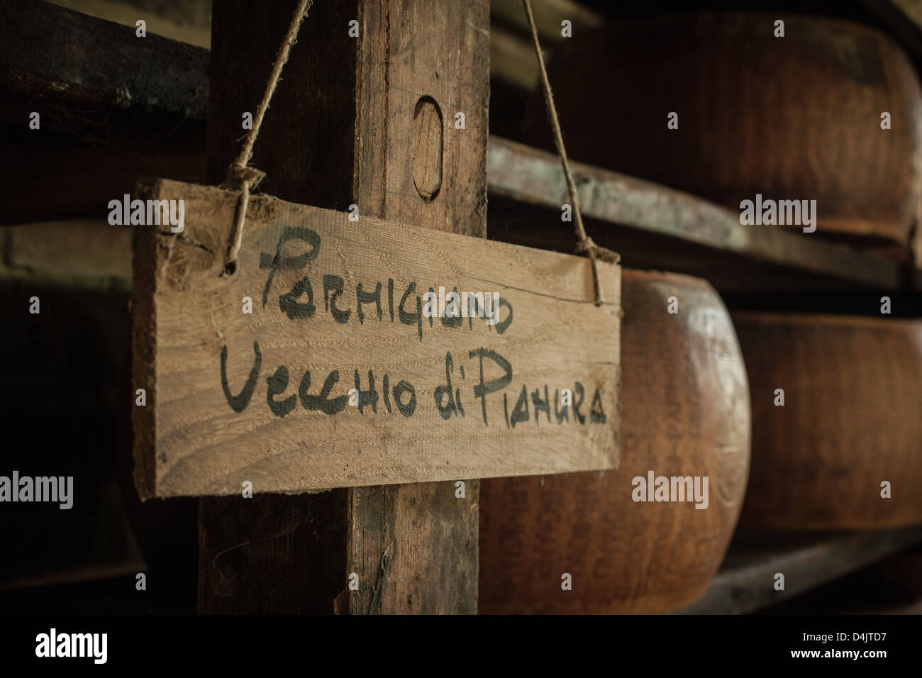 Nahaufnahme von Zeichen im Käsekeller Stockfoto
