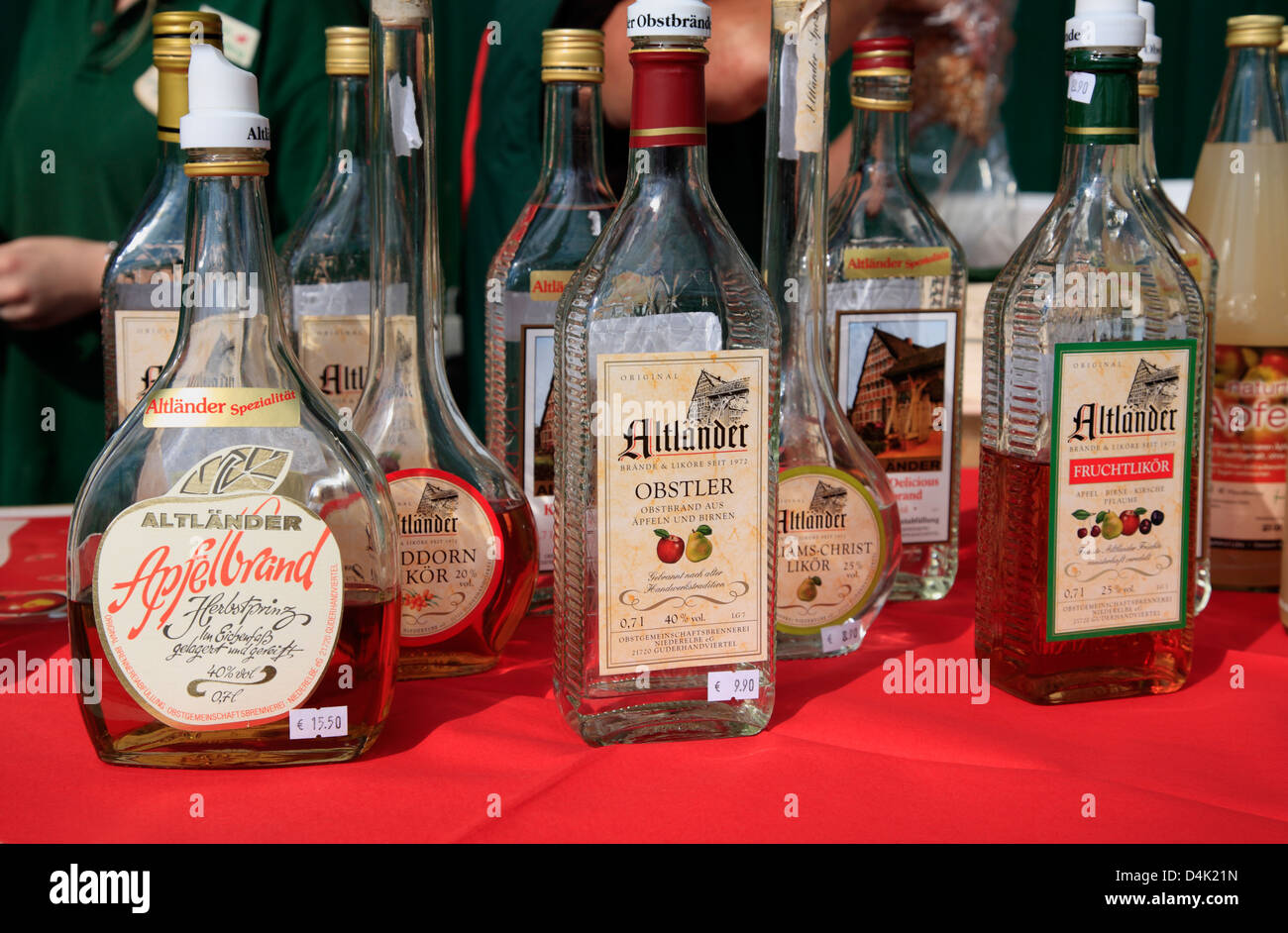 Altes Land, regionalen alkoholischen Produkten, Niedersachsen, Deutschland Stockfoto