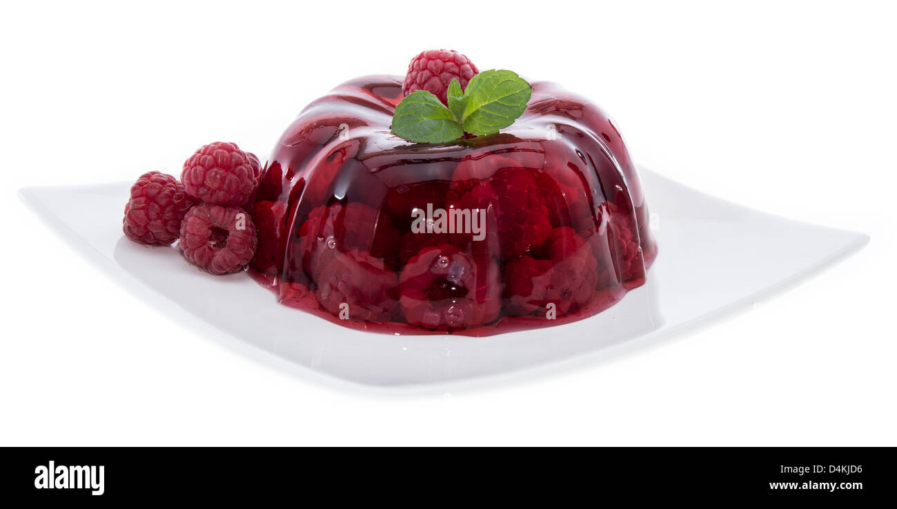 Himbeer-Wackelpudding isoliert auf weißem Hintergrund Stockfotografie ...