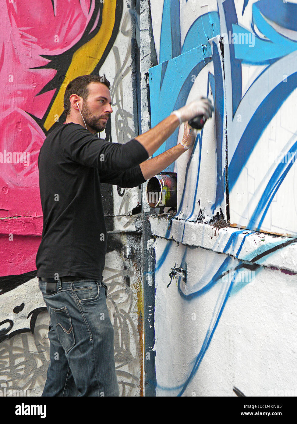 Porträt des spanischen Graffiti-Künstler malen bei 5 Pointz in Long Island City, Queens, New York Stockfoto