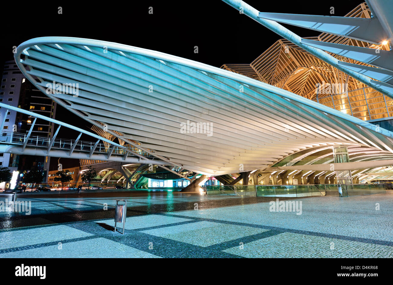 Portugal, Lissabon: Haupteingang der futuristischen Station Garé do Oriente Stockfoto