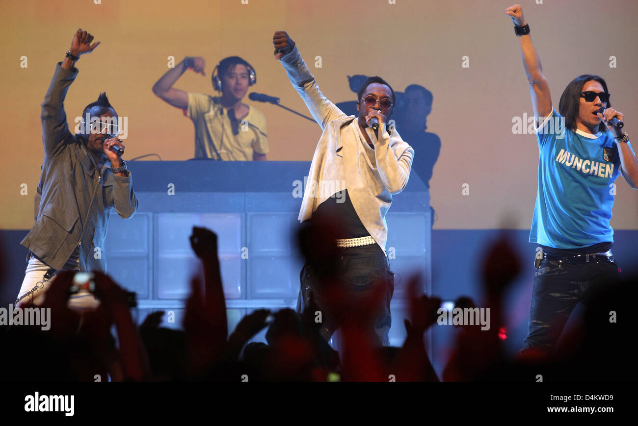 US-Hiphop führt bei der 50. Band Black Eyed Peas? Die Kuppel? in München, Deutschland Mai 22. 2009. Die Show wird ausgestrahlt am 30. Mai. Foto: Lukas Barth Stockfoto US-Hiphop führt bei der 50. Band Black Eyed Peas? Die Kuppel? in München, Deutschland Mai 22. 2009. Die Show wird ausgestrahlt am 30. Mai. Foto: Lukas Barth Stockfoto
