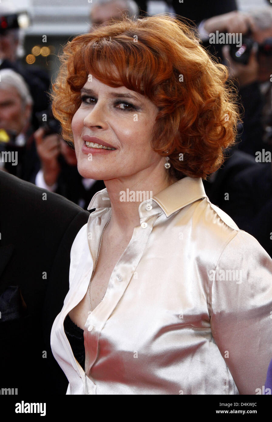 Fanny Ardant kommt für die Gala-Vorführung des Films "The Imaginarium of Doctor Parnassus" des britischen Regisseurs Terry Gilliam während der 62. Auflage der Filmfestspiele von Cannes in Cannes, Frankreich, 22. Mai 2009. Foto: Hubert Boesl Stockfoto