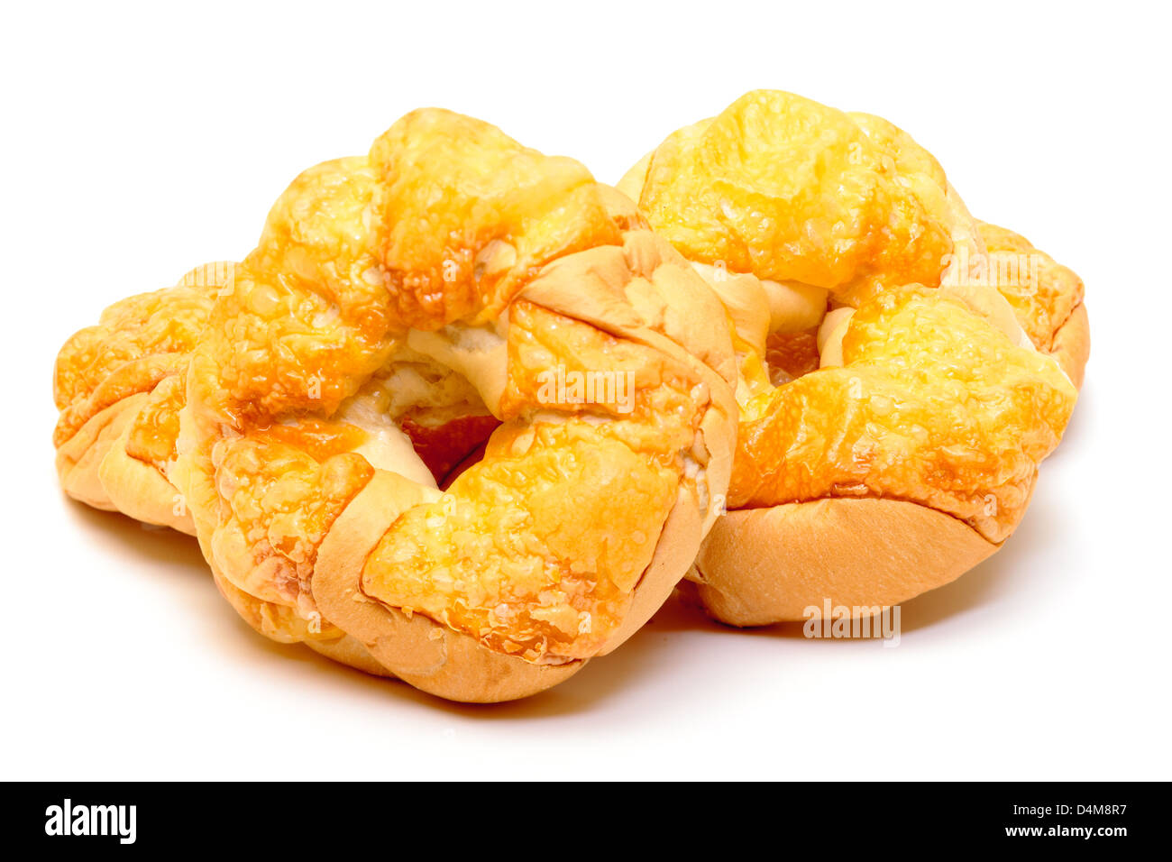 Goldenen Käse Brötchen auf weißem Hintergrund Stockfoto