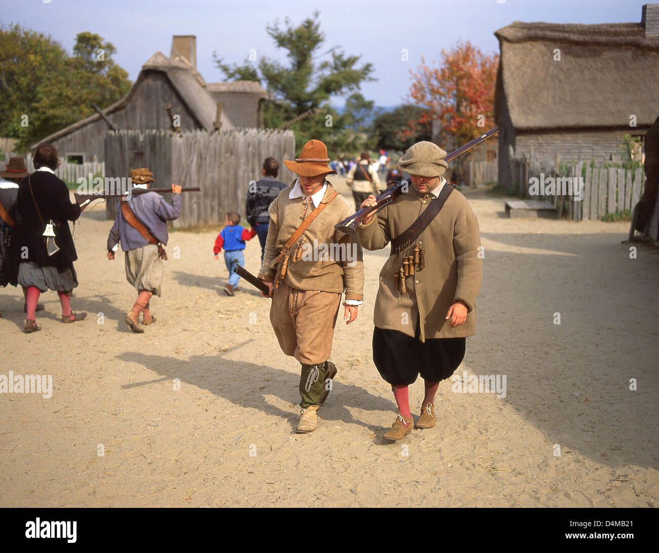 Pilger mit Musketen in Plimoth Plantation, Plymouth, Massachusetts, Vereinigte Staaten von Amerika Stockfoto