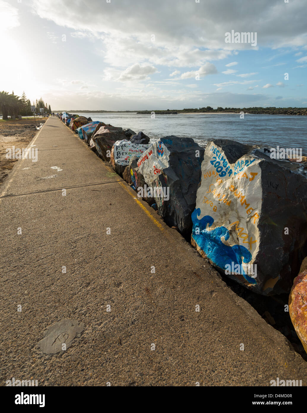 Felsen von lokalen Künstler gemalt, sind ein Merkmal von der Uferpromenade in Port Macquarie New South Wales Australien. Stockfoto