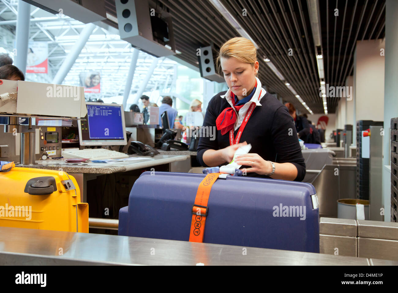 Düsseldorf Flughafen Check In Schalter www.alamy.de