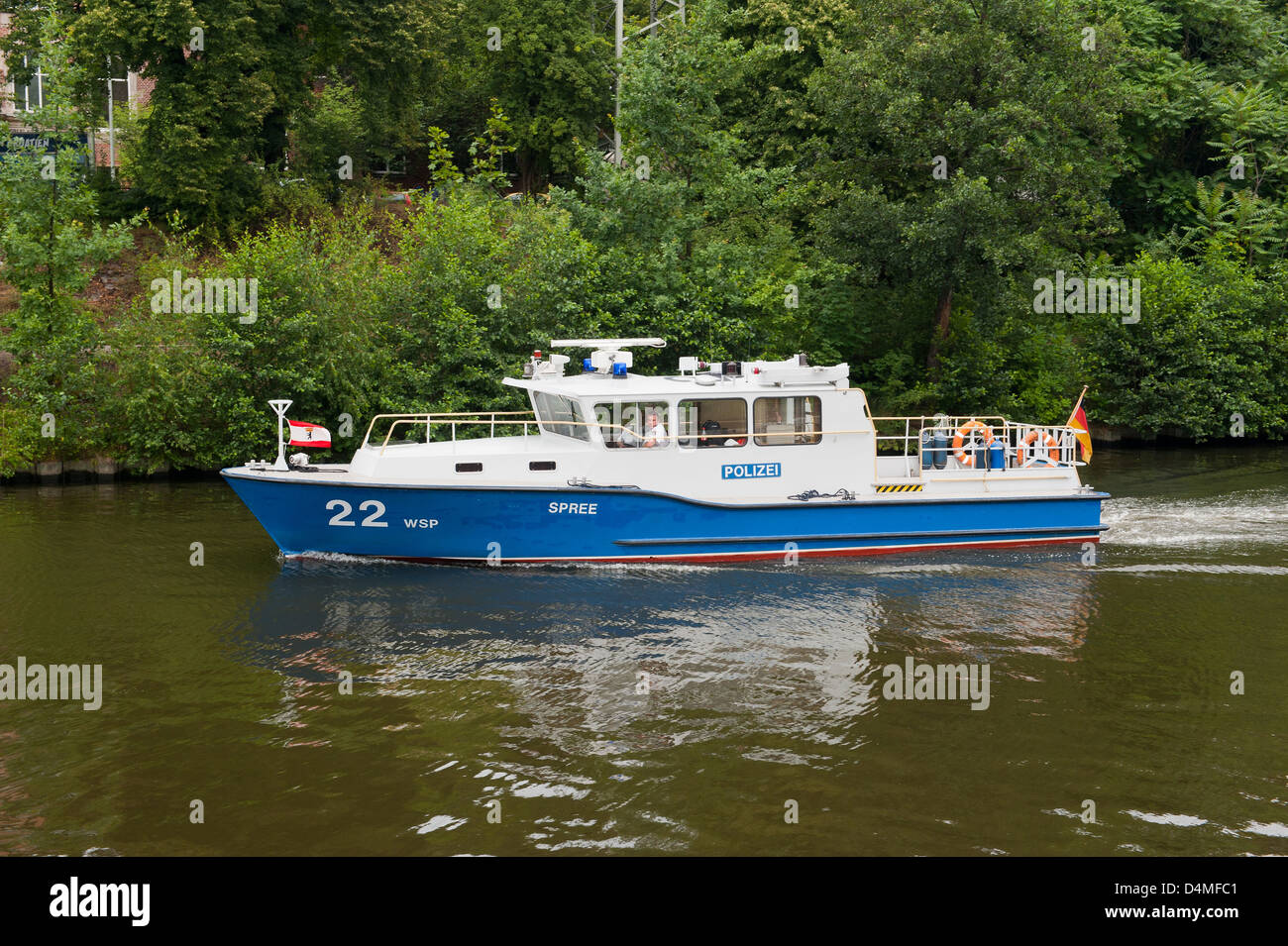 Berlin, Deutschland, Polizeiboot auf dem Hohenzollern-Kanal vom Westhafen Stockfoto