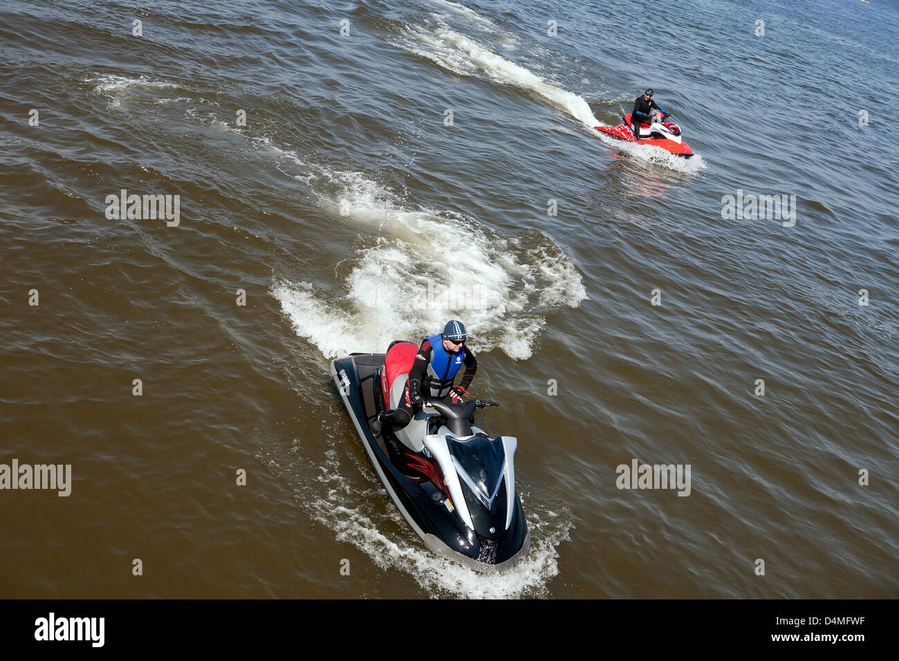 Sopot, Polen, Männer auf Jet Ski in den Golf von Danzig Stockfoto