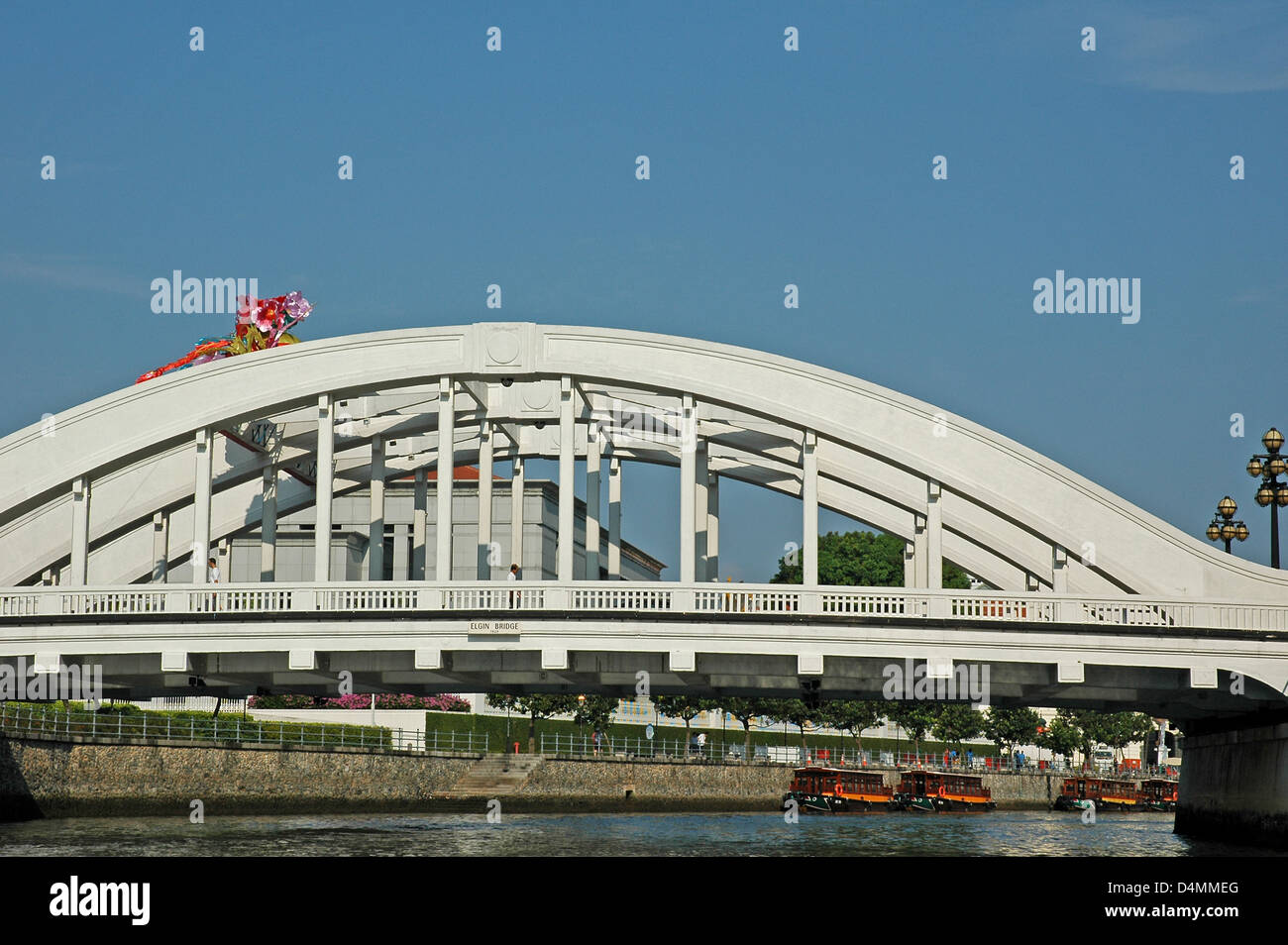 Die Elgin-Brücke über den Singapore River. Stockfoto