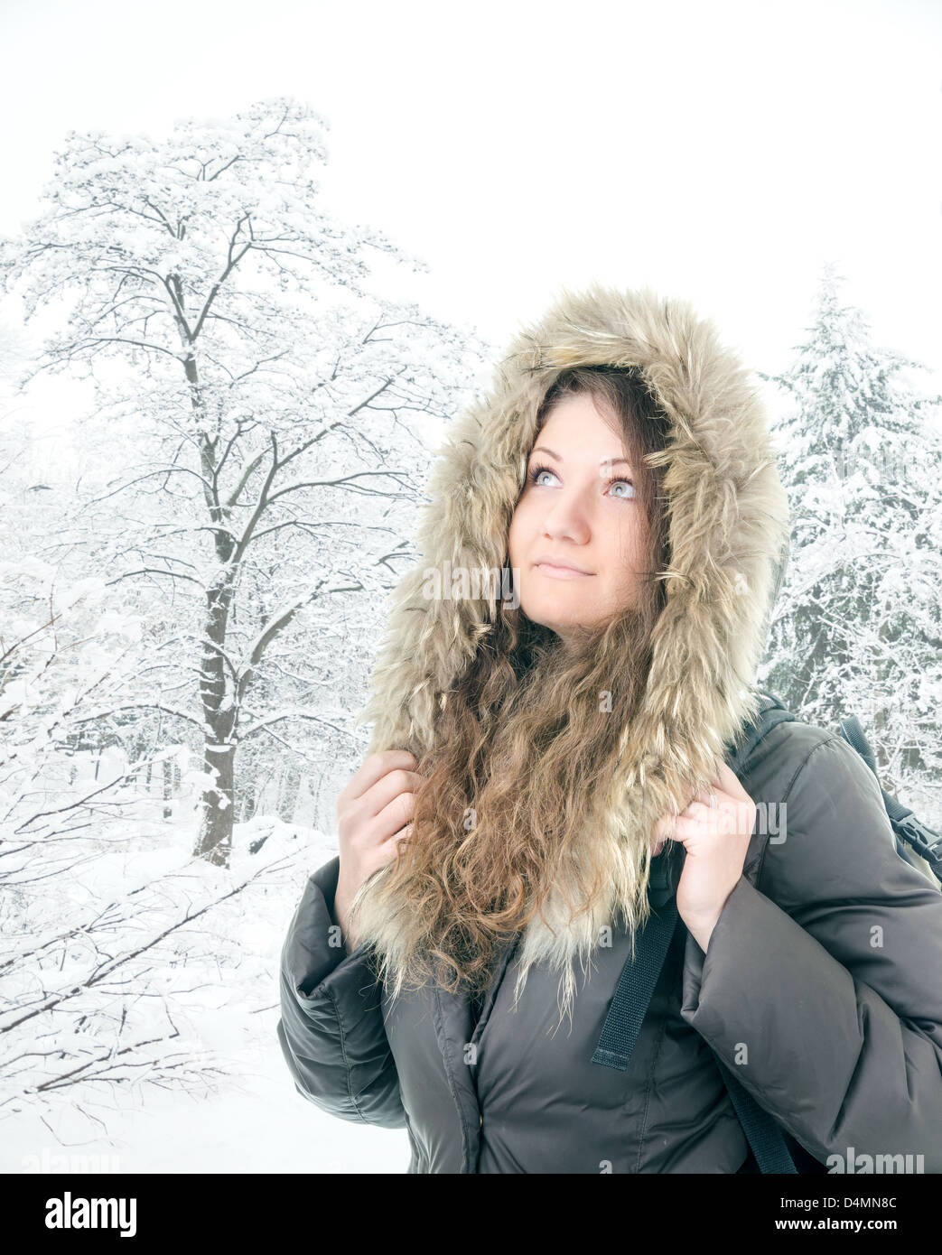Collage. Abbildung eines Mädchens - Tourist in Winterkleidung Stockfoto