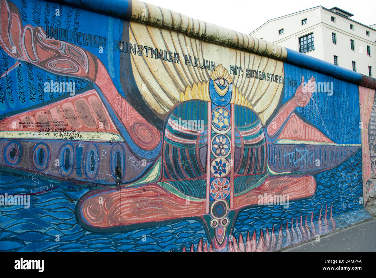 Graffiti-Kunst auf der East Side Gallery Berlin Wand Stockfoto, Bild