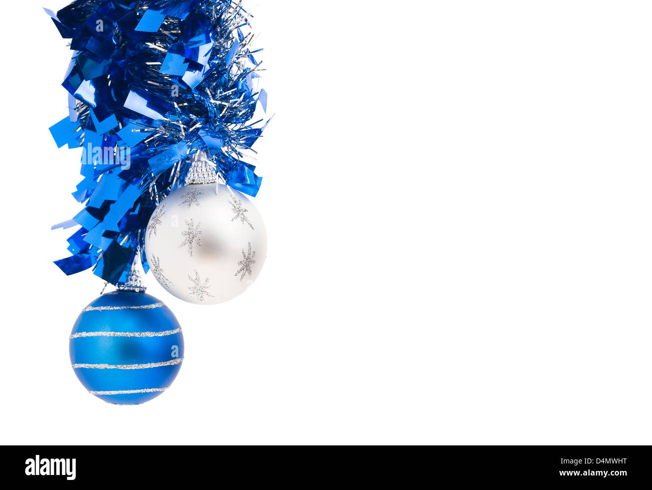 Zwei Weihnachtskugeln auf weißem Hintergrund Stockfotografie - Alamy