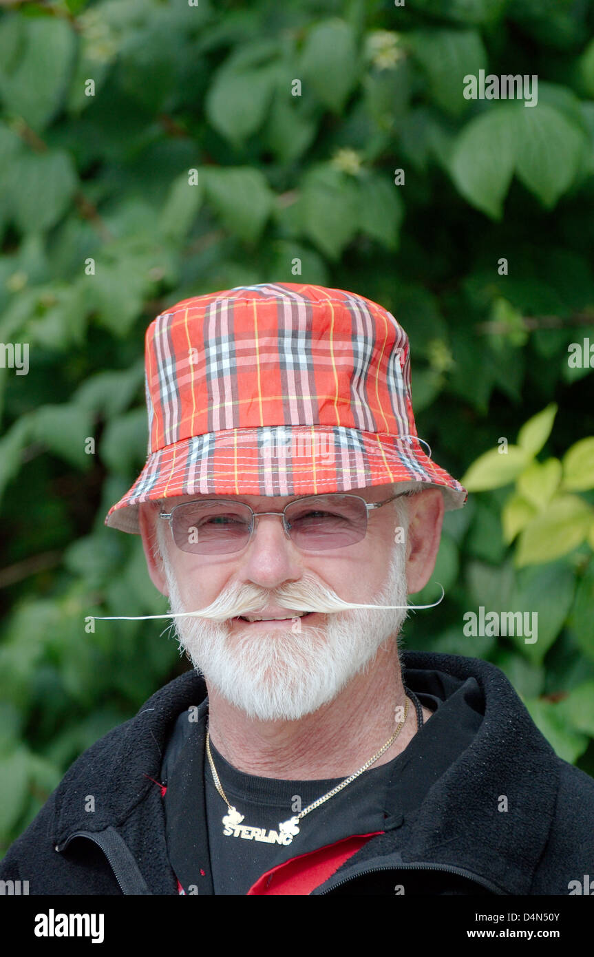 Mister mit gezwirbelten Schnurrbart, Brasov, Rumänien, Europa Stockfoto