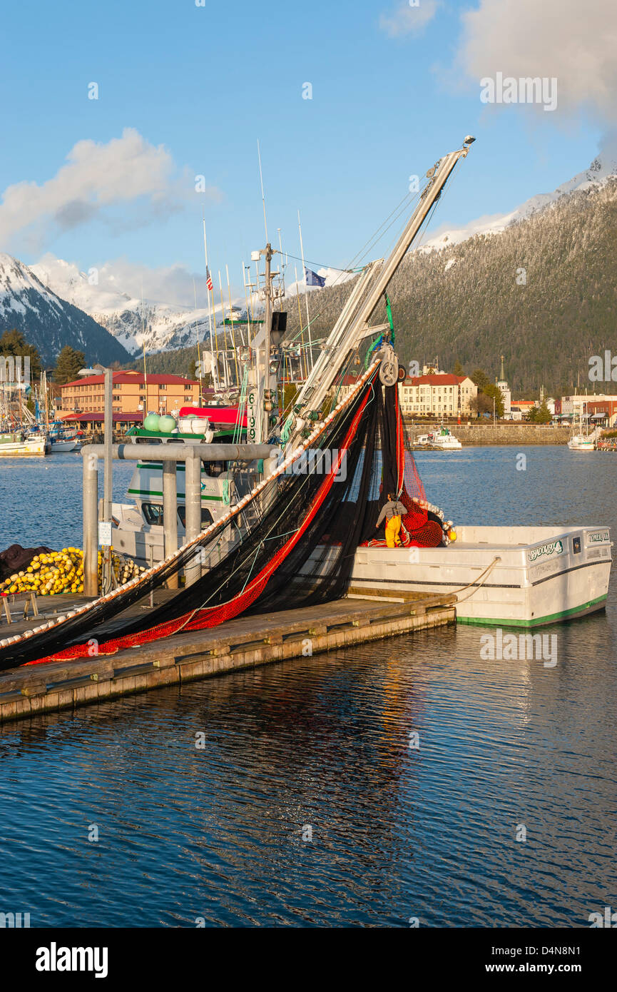 Sitka, Alaska 16. März 2013 seine Fischer Geldbörse Vorbereitung für kommende Heringsfischerei Sac Roe. Stockfoto