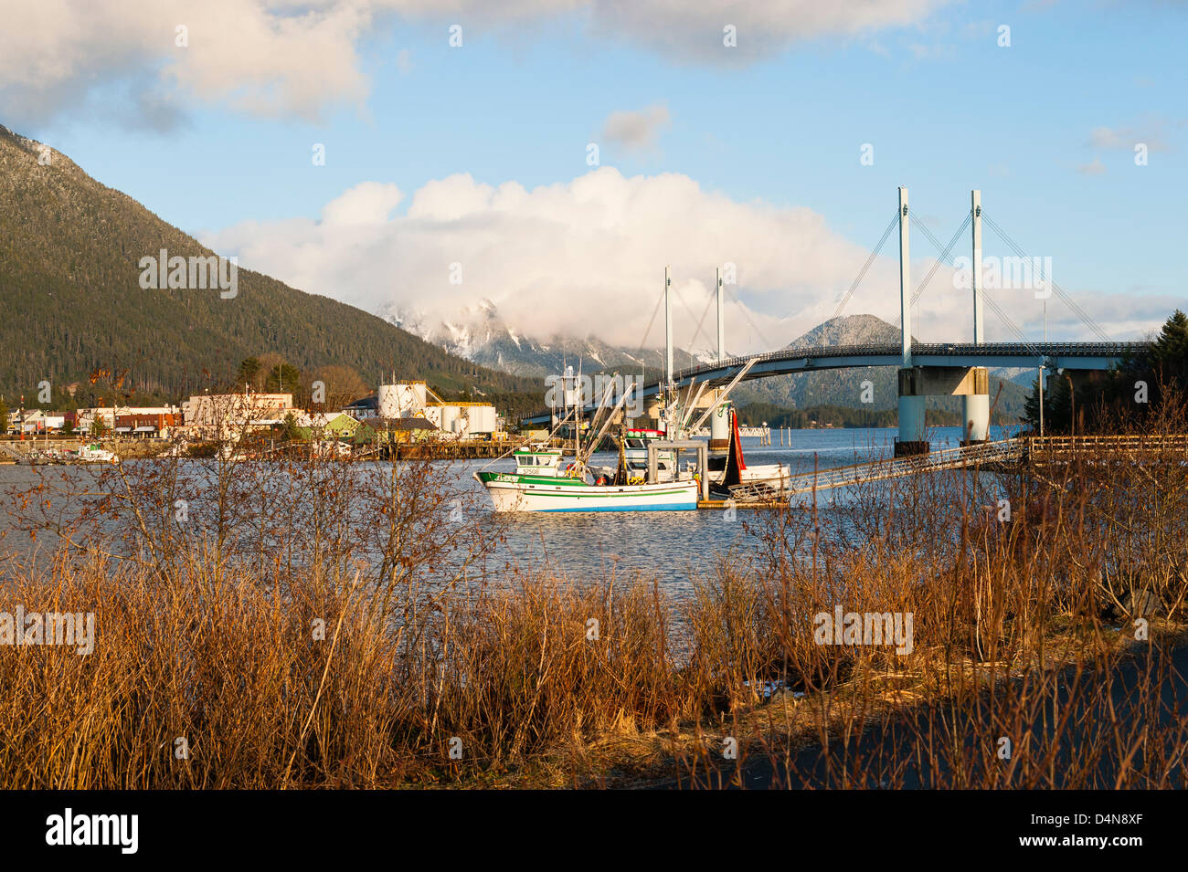 Sitka, Alaska 16. März 2013 Hering Sac Roe Fischerei Ringwadenfänger gefesselt im Werk Dock Vorbereitung auf bevorstehende Fischerei. Stockfoto