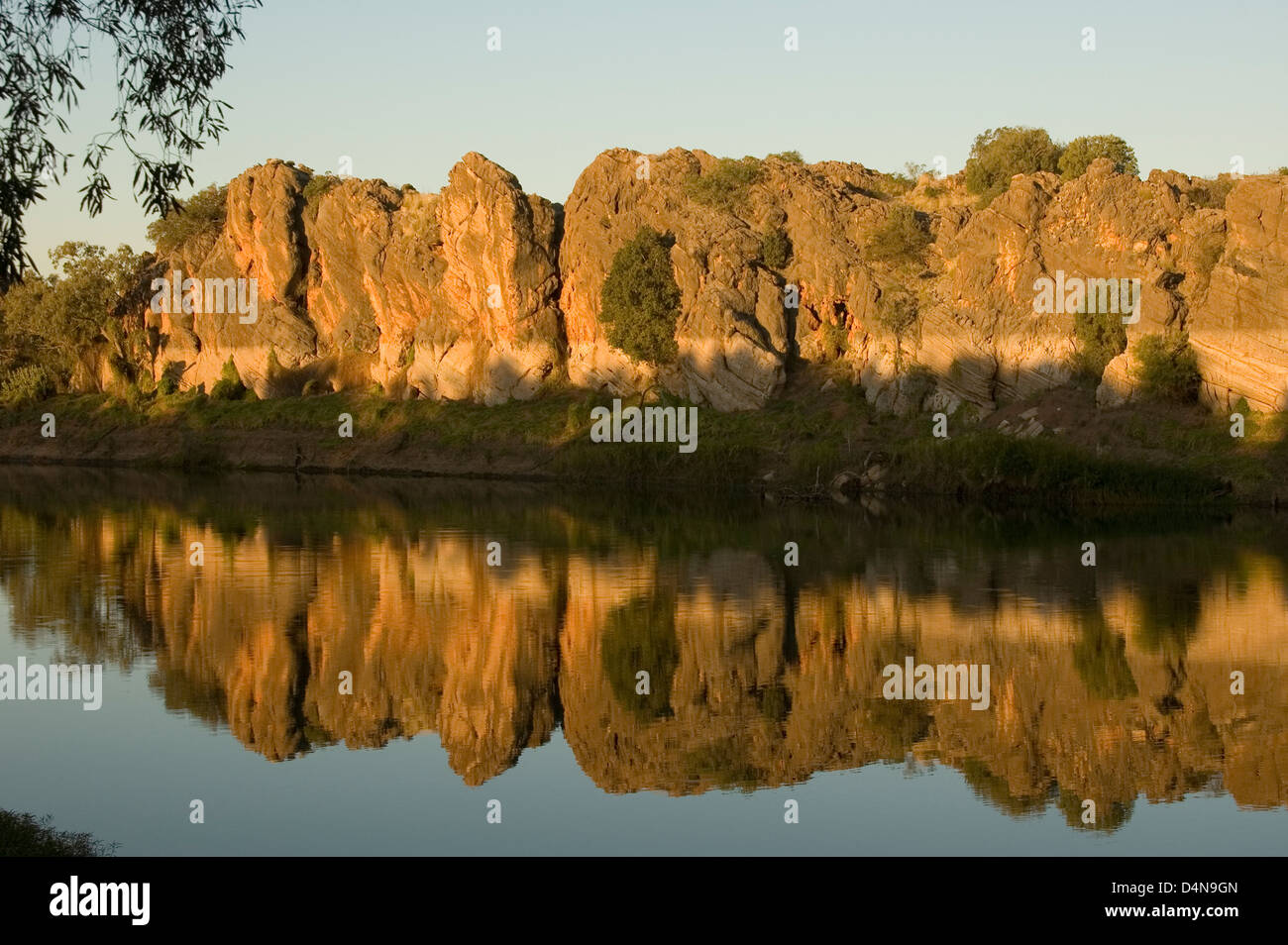 Reflexionen in Geikie Gorge, der Kimberley-Region, Westaustralien Stockfoto