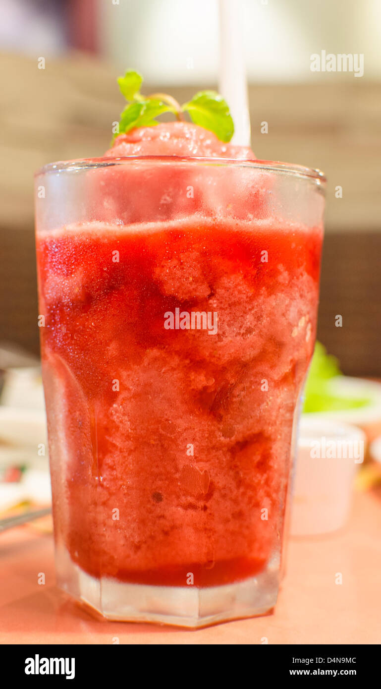 Erdbeer Smoothie-Optionen. Süß-sauren Geschmack. Stockfoto
