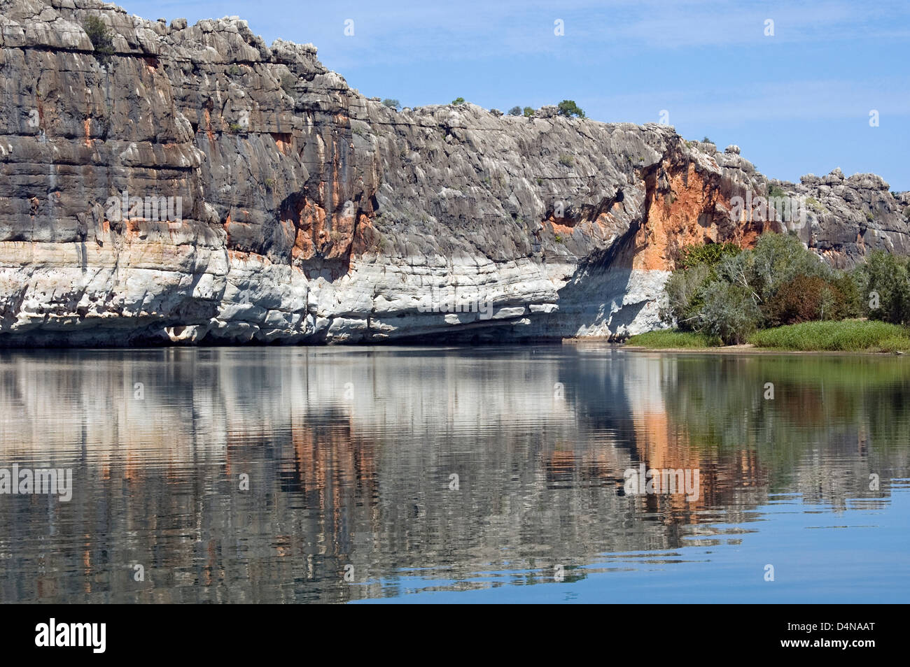 Reflexionen in Geikie Gorge, der Kimberley-Region, Westaustralien Stockfoto