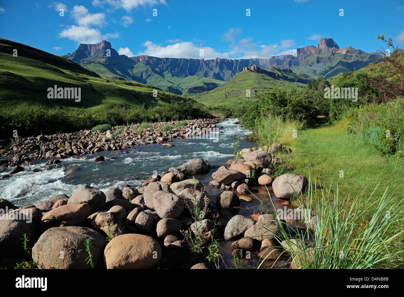 Amphitheater und Tugela River, Drakensberge, Royal Natal National Park, Südafrika Stockfoto