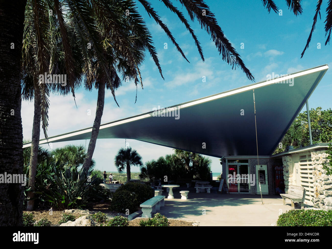 Cafe und Küstenwache Station am Strand von Venice Florida USA Stockfoto