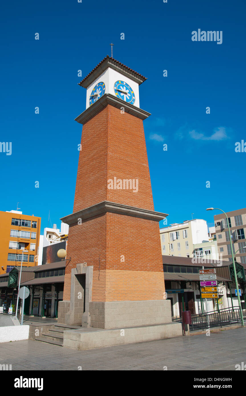 Uhrturm außerhalb Markthalle Mercado del Puerto Santa Catalina Viertel Las Palmas Stadt Insel Gran Canaria Spanien Stockfoto