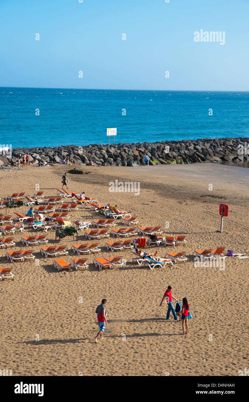 Strand direkt vor der Uferpromenade Paseo Costa Canaria Playa del Ingles Resort Gran Canaria Insel der Kanarischen Inseln-Spanien Stockfoto