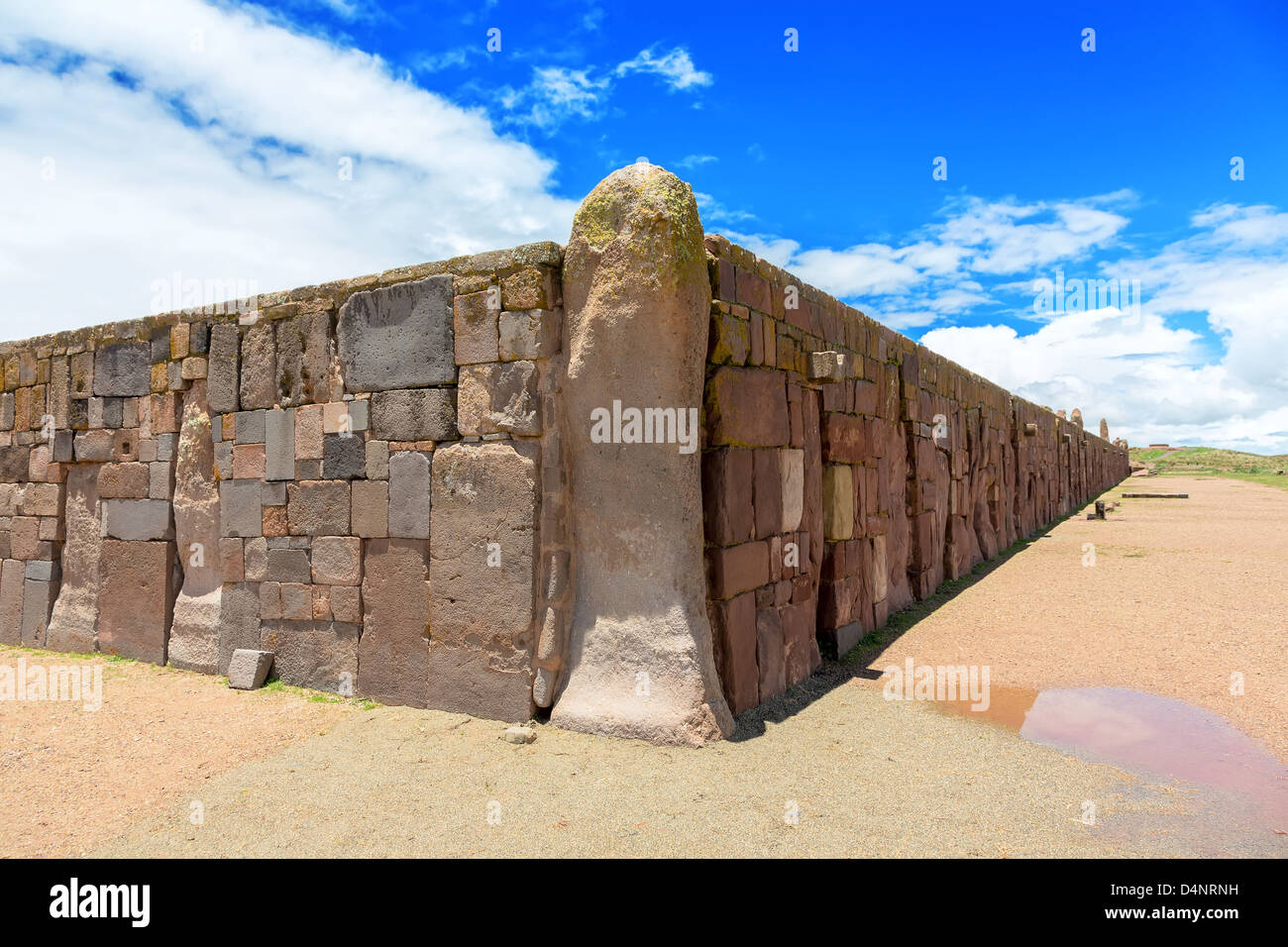 Mauern um den Tempel Kalasasaya, Tiwanaku, Bolivien Stockfoto