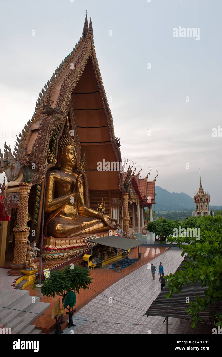 Kanchanaburi, Thailand, riesige Buddha-Statue im Tempel Wat Tham Suea Stockfoto